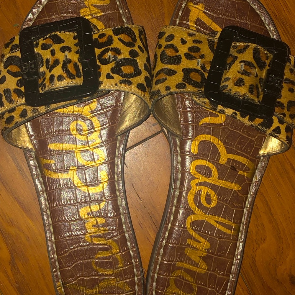 Sexy and comfortable cheetah sandals